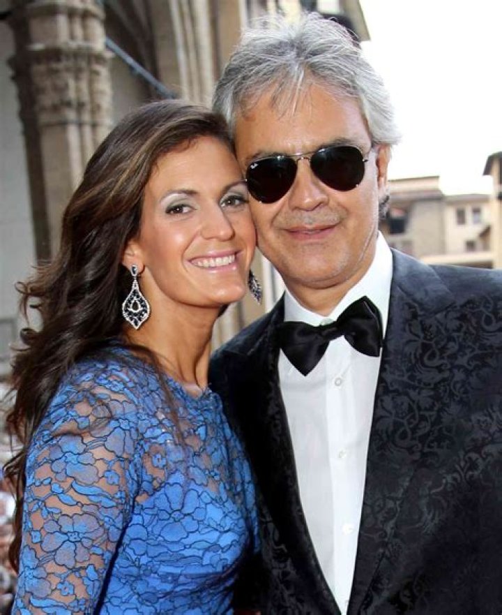 Andrea Bocelli and wife Veronica sing romantic duet, dance and kiss in