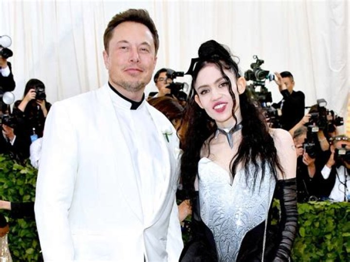 Are Elon Musk and Grimes Dating? POPSUGAR Celebrity UK Photo 5
