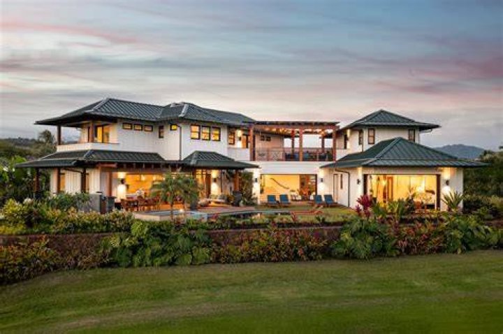 At home in Hawaii with Ellen Fisher Auguste The Label
