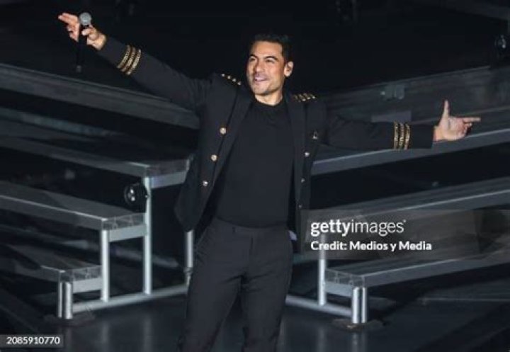 Carlos Rivera (Singer) Wikipedia, Bio, Age, Height, Weight, Girlfriend