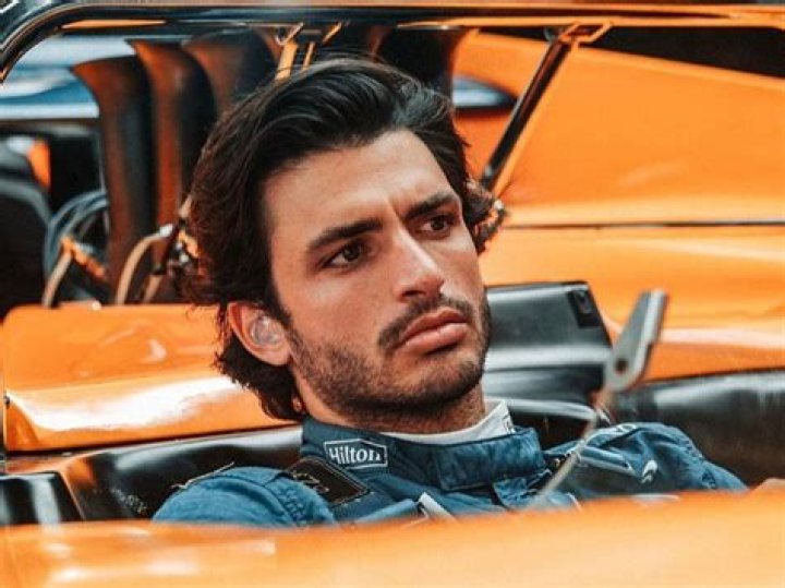 Carlos Sainz Jr. Biography, Age, Height, Wife, Net Worth StarsWiki