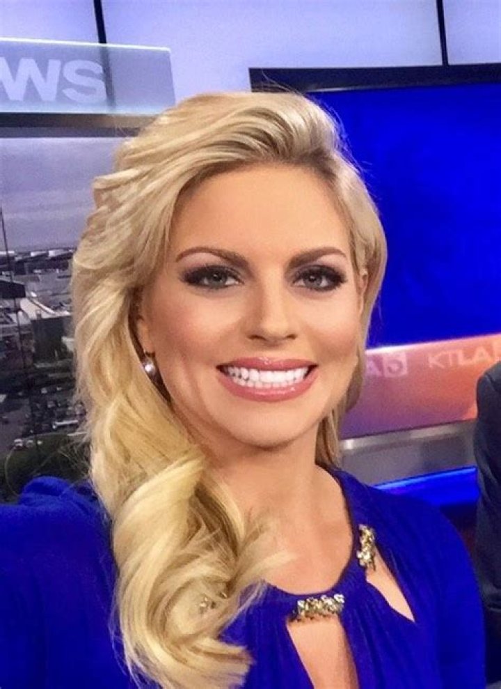 Courtney Friel KTLA 5 TV USA Female news anchors, Tank top fashion