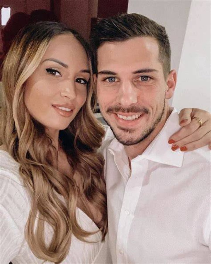 Dalla moglie di Xhaka alla 'bergamasca' Kiki Freuler lo spettacolo
