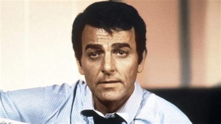 Did Mike Connors wear a Hairpiece?