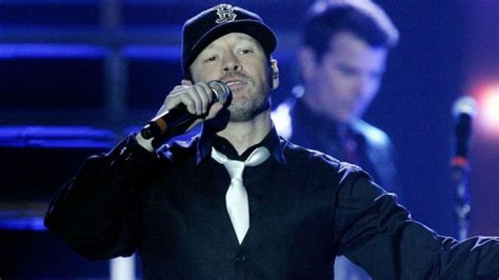 Donnie Wahlberg dishes out generous restaurant tip Guernsey Press