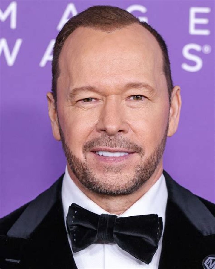 Donnie Wahlberg's Divorce Finalized CBS News