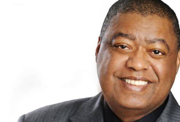 DR RON KENOLY & WIFE PERFORMS LIVE ON STAGE ON HIS 73RD BIRTHDAY IN