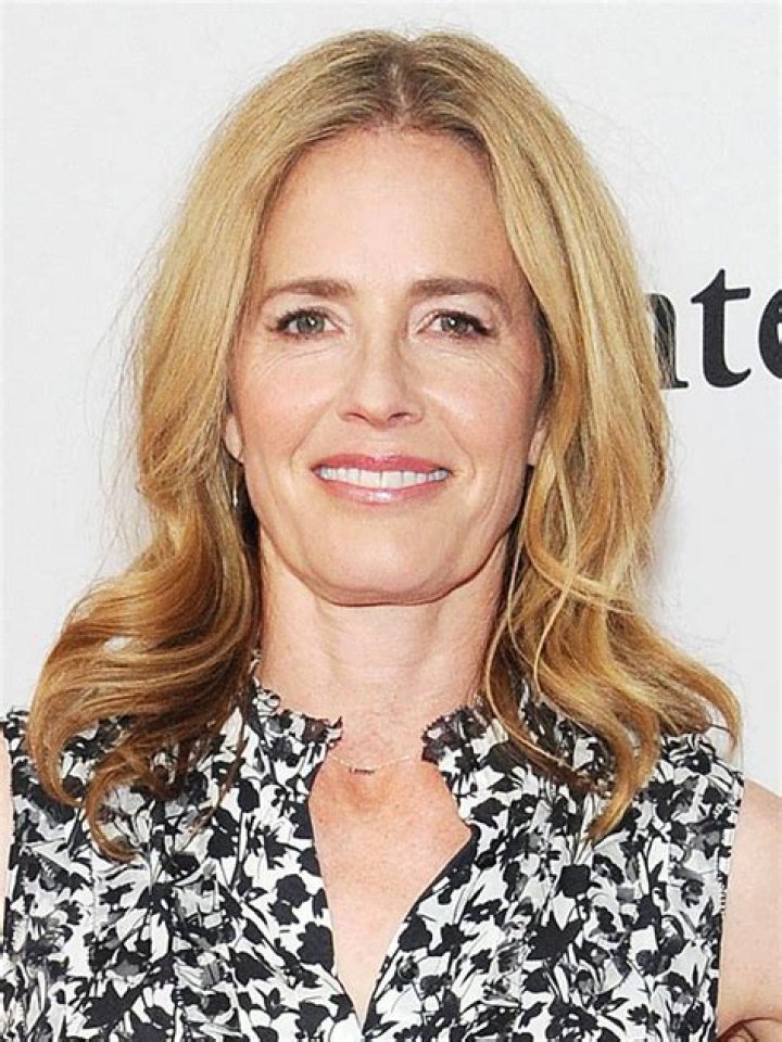 Elisabeth Shue 2018 Hair, Eyes, Feet, Legs, Style, Weight & No Makeup