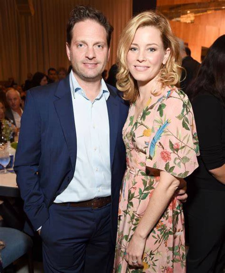 Elizabeth Banks & Hubby Max Handelman Support Advocates Of Education at