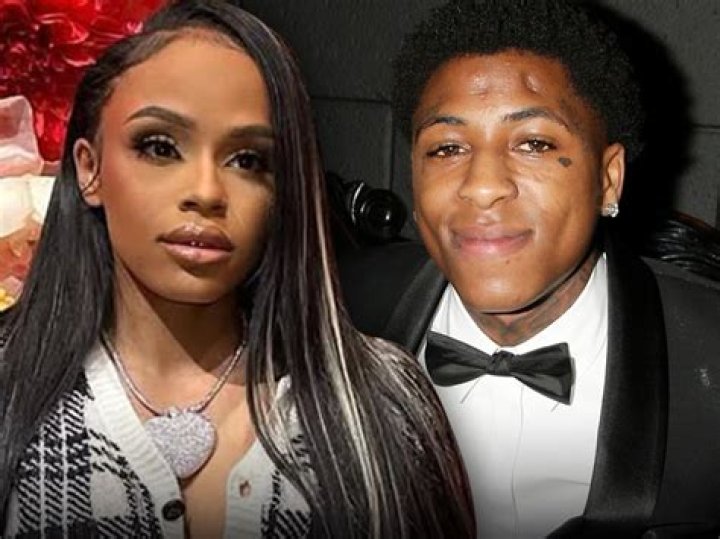 Floyd Mayweather With His Daughter & Her Mother (2018)