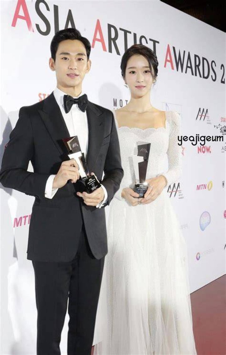 For Kim Soohyun and Seo Yeji, ‘it’s okay to not be okay’