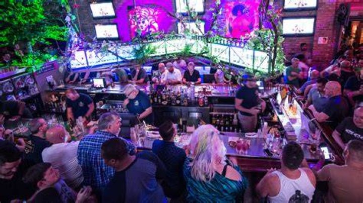 Gay bars in chicago like shameless hohpatees