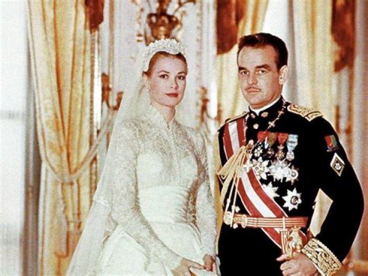 Grace Kelly And Her Husband To Be Prince Rainier Grace Family Vrogue