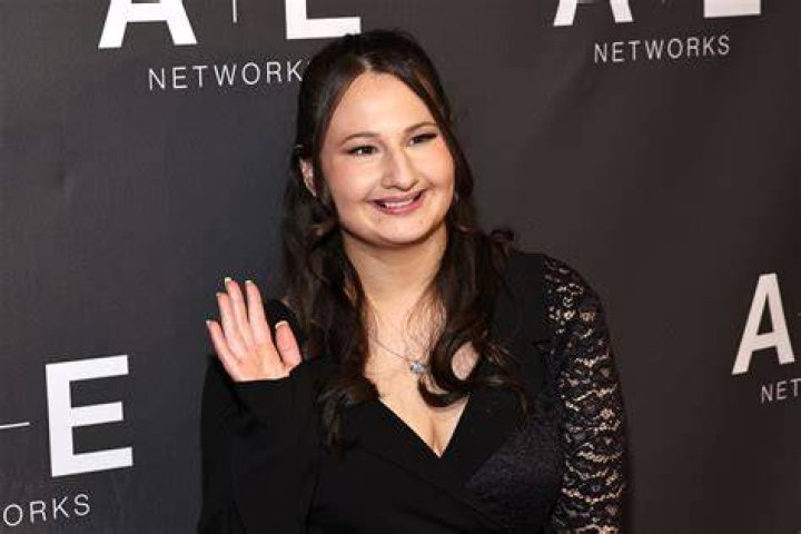Gypsy Rose Blanchard announces that she is getting plastic surgery