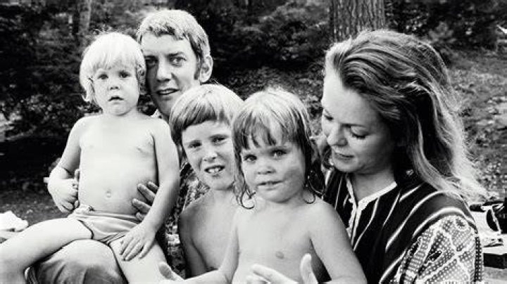 Hollywood Flashback In 1984, Kiefer ?Sutherland Hit Toronto With His