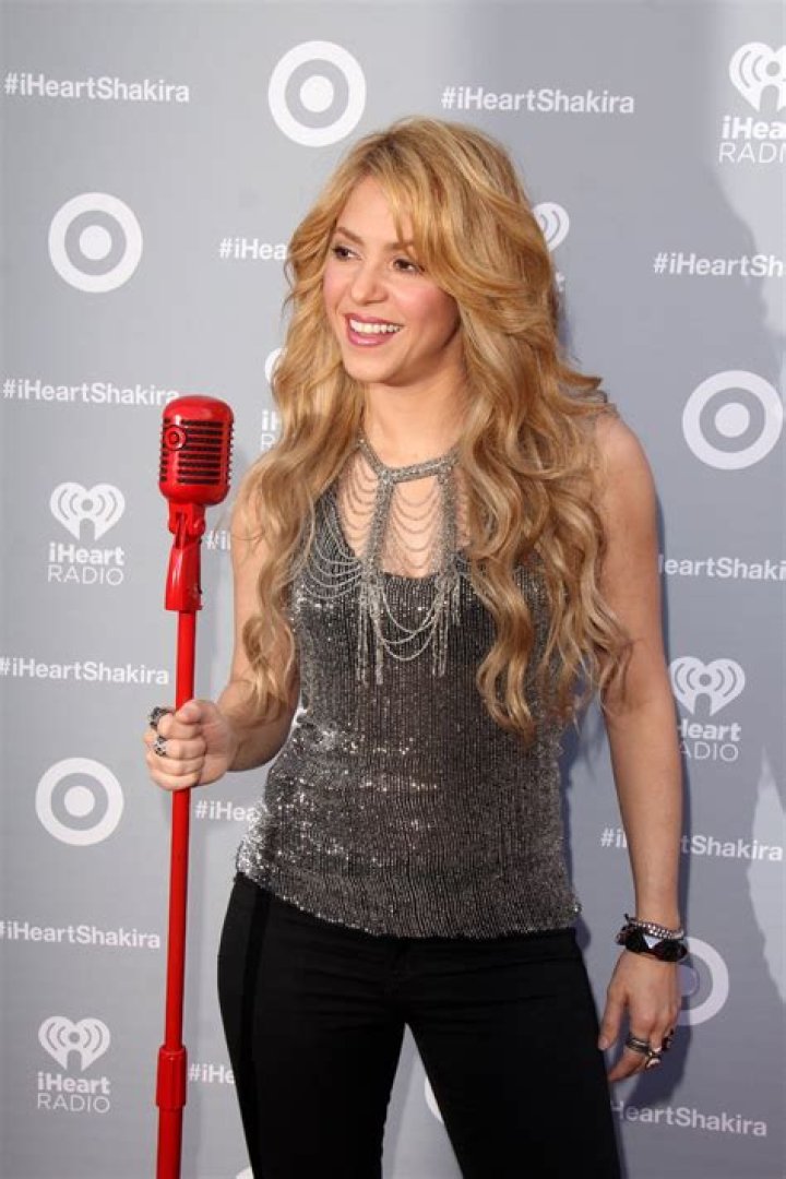 How Much Does Shakira Weigh? Retire Fearless