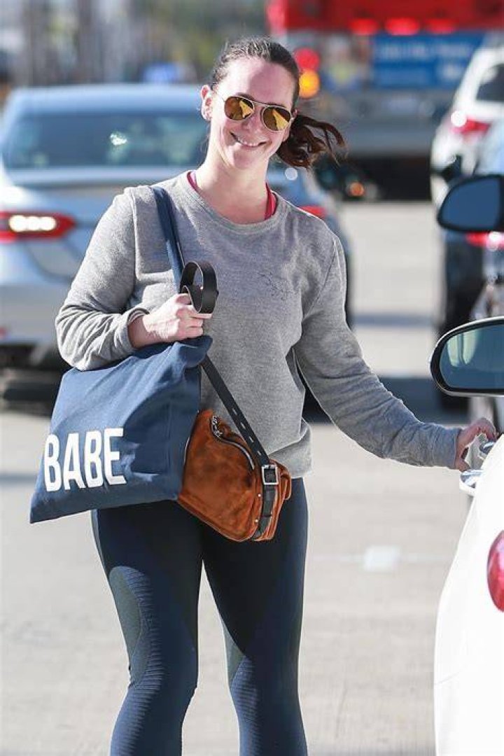 Is jennifer love hewitt leaving 911 2021