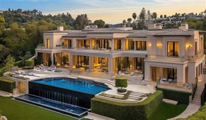 jeff Bezos house, Bezos net worth, And Bezos wife, All about Bezos of