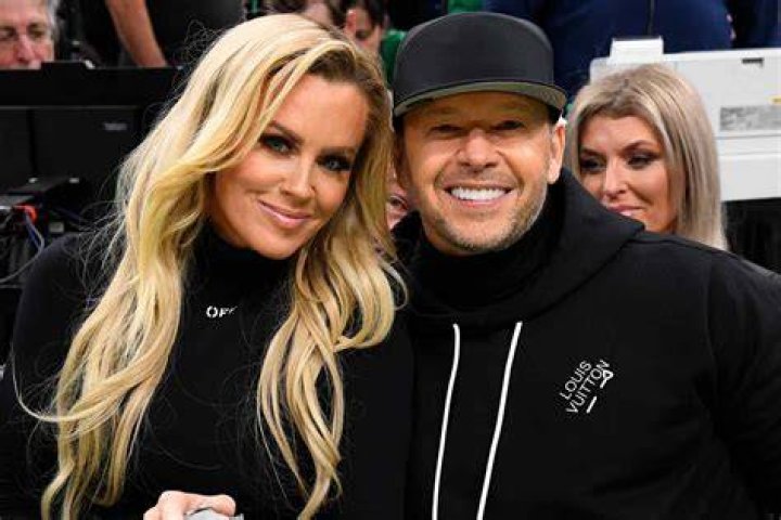 Jenny McCarthy And Donnie Wahlberg’s Marriage On The Rocks Because Of