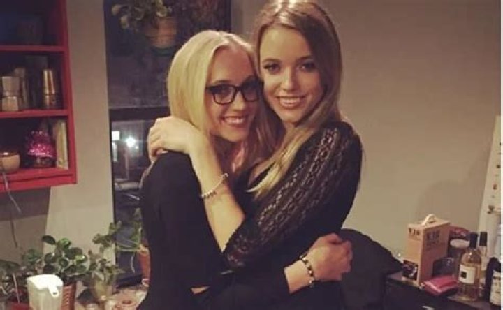 Kat Timpf Sister, Net Worth, High School, Salary, Married, Parents