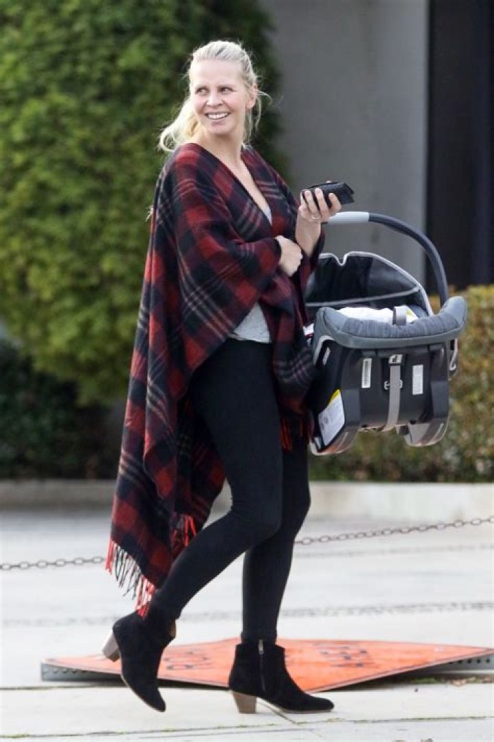 Kayte Walsh Takes Her Newborn Out For Lunch in West Hollywood 1/2