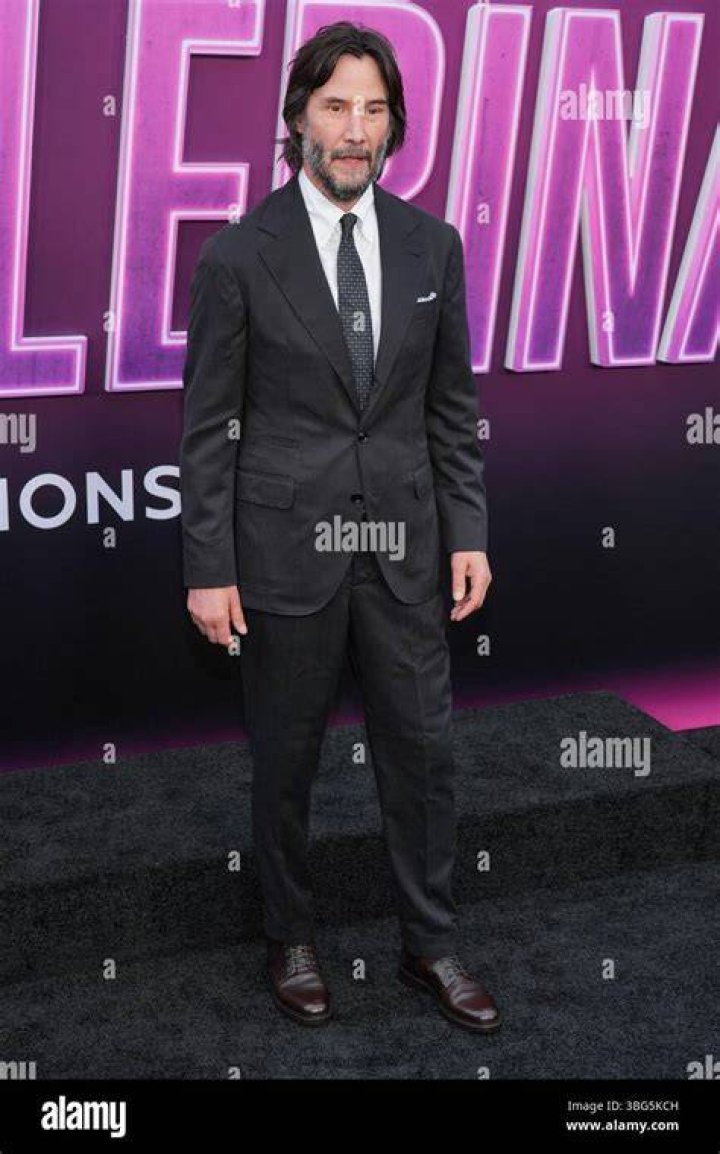Keanu Reeves Arrives to the 2020 Oscars With His Mother by His Side