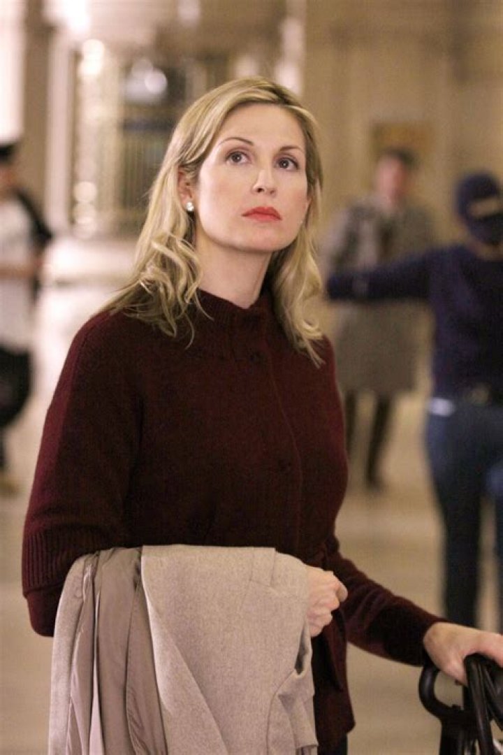 Kelly Rutherford brings back Lily Van der Woodsen's chic style at the