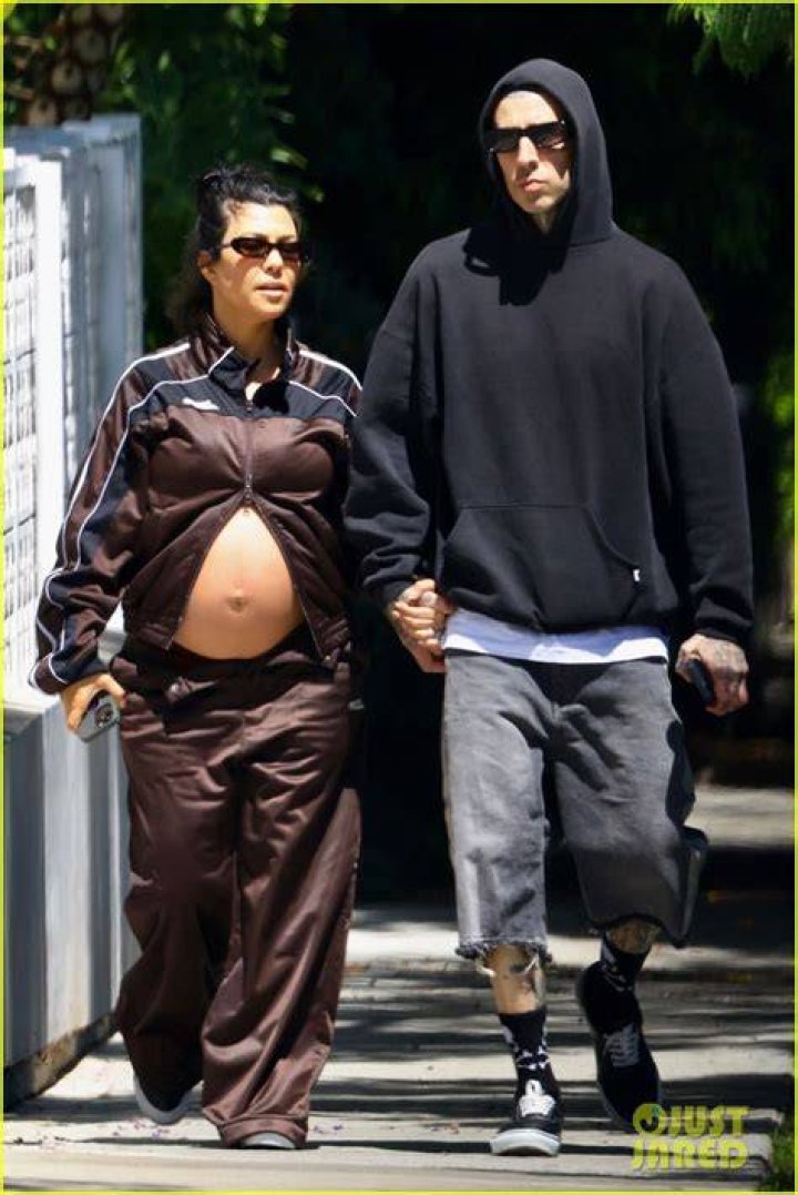 Kourtney Kardashian&rsquo;s Best Baby Bump Moments Through The Years Pics