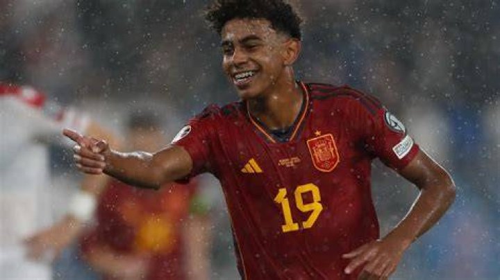 Lamine Yamal reescribe la historia de la Selección española debutante