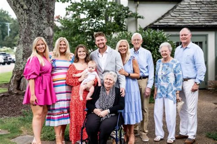 Leanne Parents, Siblings, Husband, Kids, Career and Net Worth