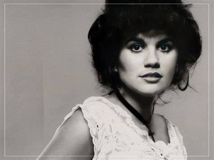 Linda Ronstadt, Retired From Singing, Is Still a Glorious Voice The