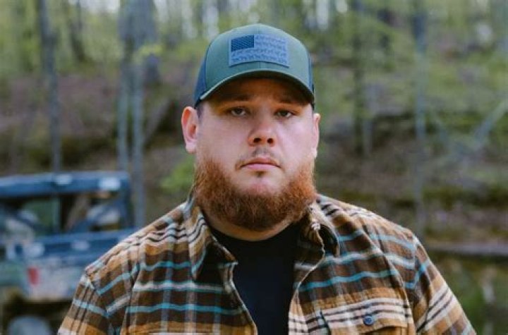 Luke Combs Opens Up About New Stage of Life in &ldquo;Gettin&rsquo; Old&rdquo; Album