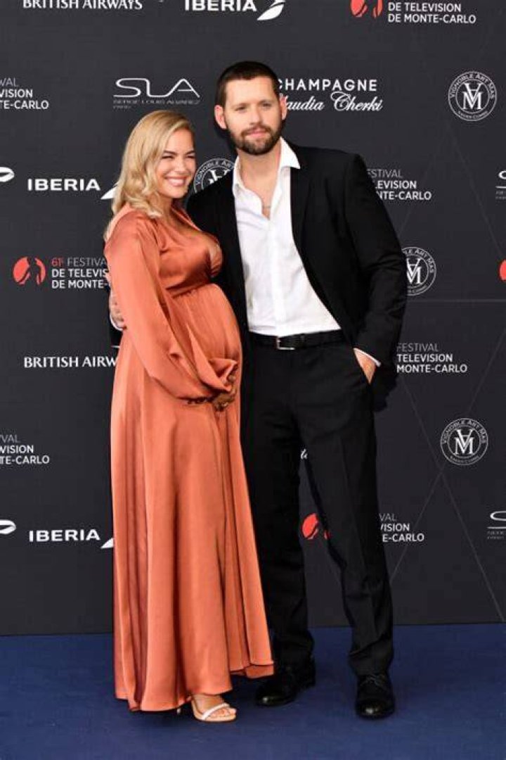 Luke Kleintank et sa compagne au photocall de la cérémonie d'ouverture