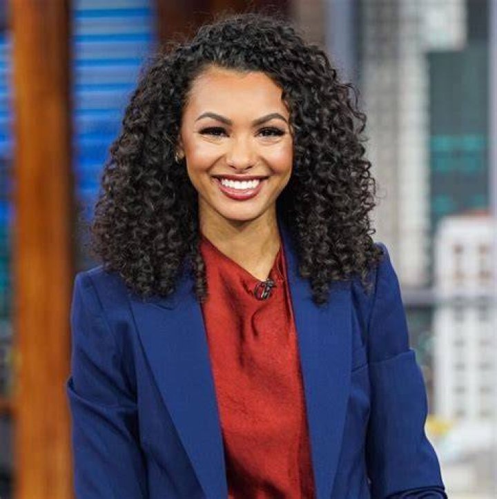 Malika Andrews' (ESPN) Wiki Age, Husband, Parents, Salary