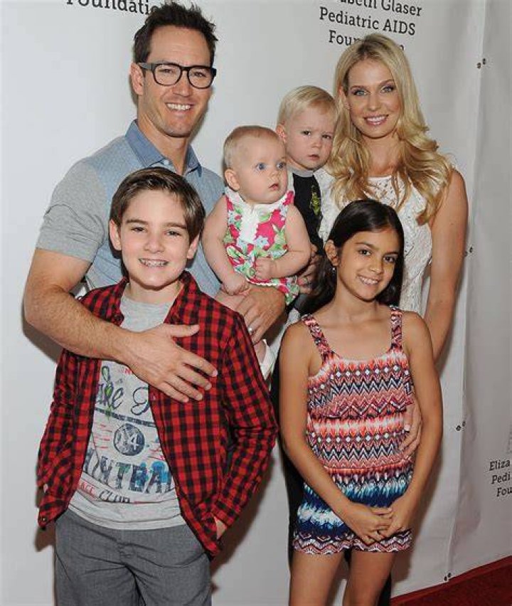 Mark Paul Gosselaar Family