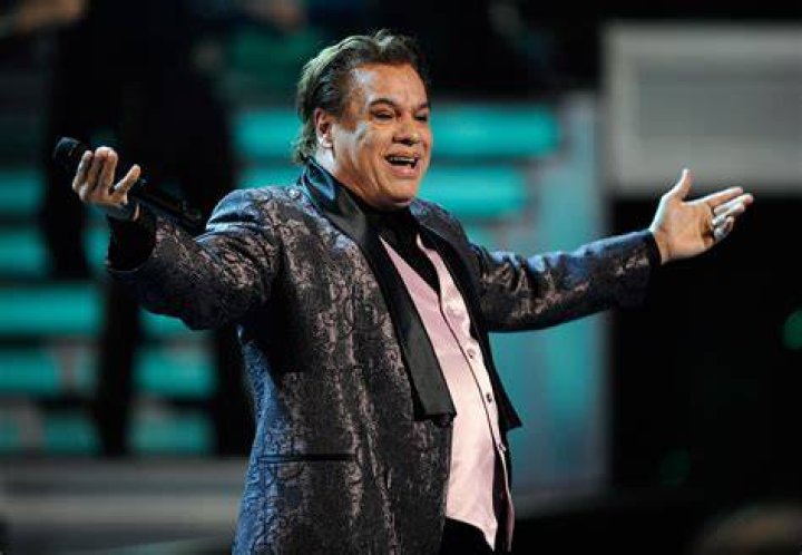 Mexican singersongwriter Juan Gabriel dies at age 66 Univision News