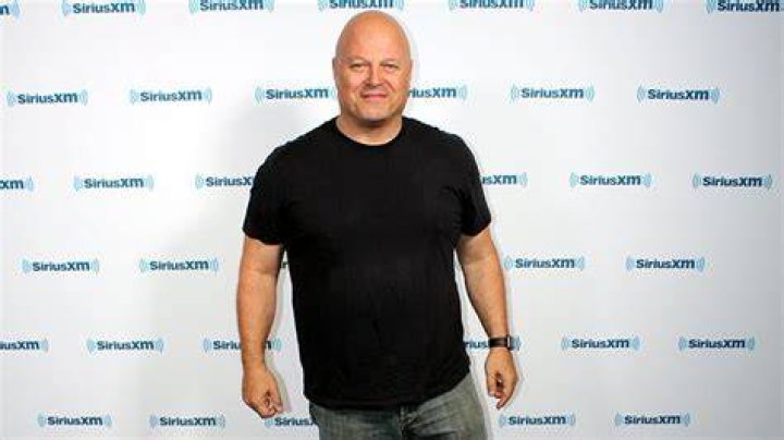 Michael Chiklis Height