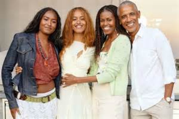Michelle Obama reveals daughters were conceived by IVF BBC News