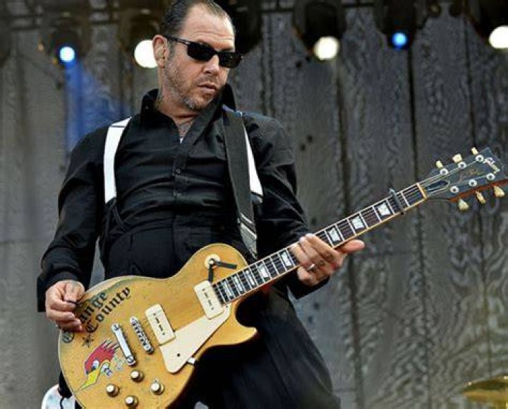 Mike Ness 1976 Les Paul Deluxe YouTube