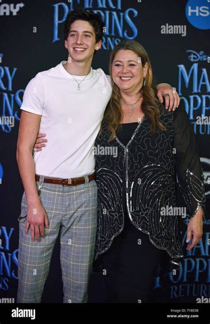 Milo Manheim Mom Camryn Starred In Hannah Montana