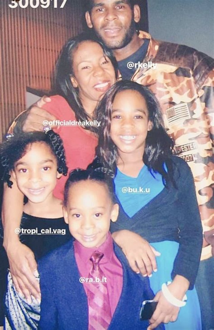R. Kelly Kids & Family 5 Fast Facts You Need to Know