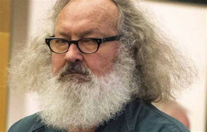 Randy Quaid to stay in VT, hopes to firefighter