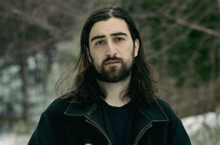 Review Noah Kahan's "Stick Season" Is Full of Anthems