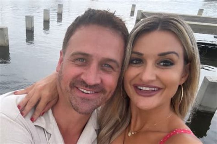 Ryan Bingham’s Girlfriend Who Is He Dating After Divorcing His Exwife?