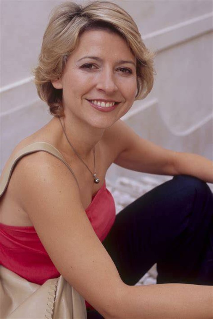 Samantha Brown Body Measurements and Net Worth Celebrity Bra Size
