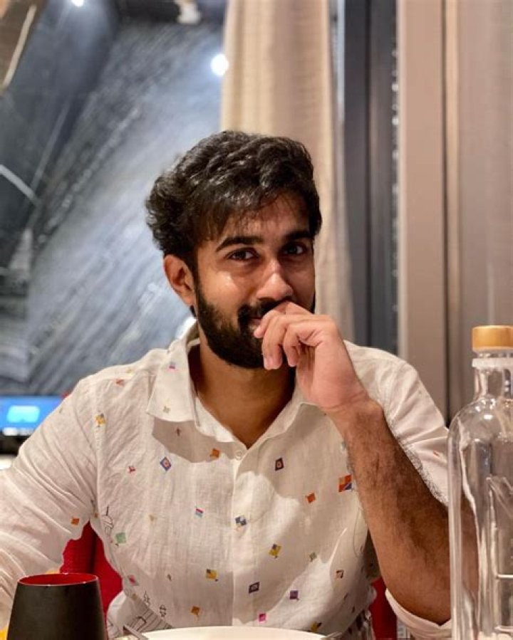 Santosh Sobhan Wiki, Biography, Age, Affairs, Father, Family, Caste