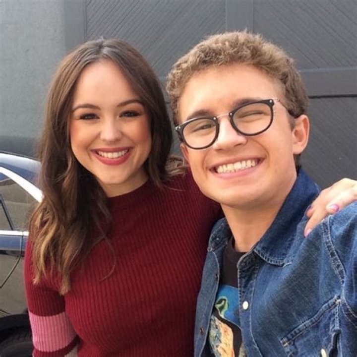 Sean Giambrone Height, Age, Family, Girlfriend, Dating, Parents, Salary