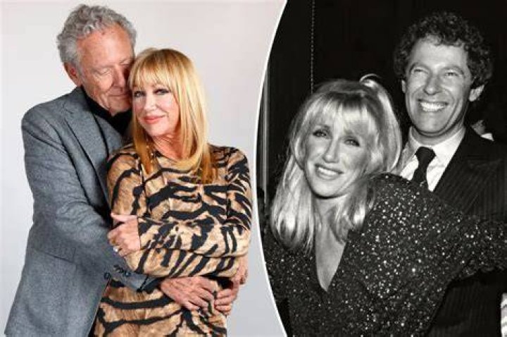Suzanne Somers Was Divorced & Lost Her Home in a Fire Yet Lived Happily