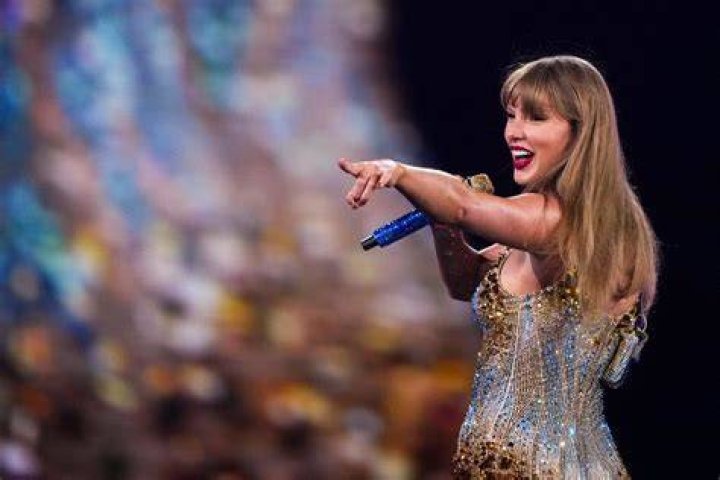 Taylor Swift Has TwoWord Description For Travis Kelce