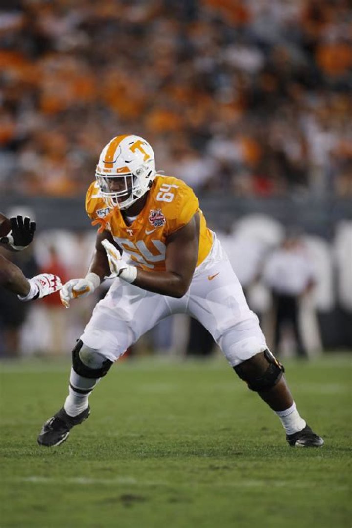 Tennessee football Darnell Wright entering NFL Draft, but his bowl opt